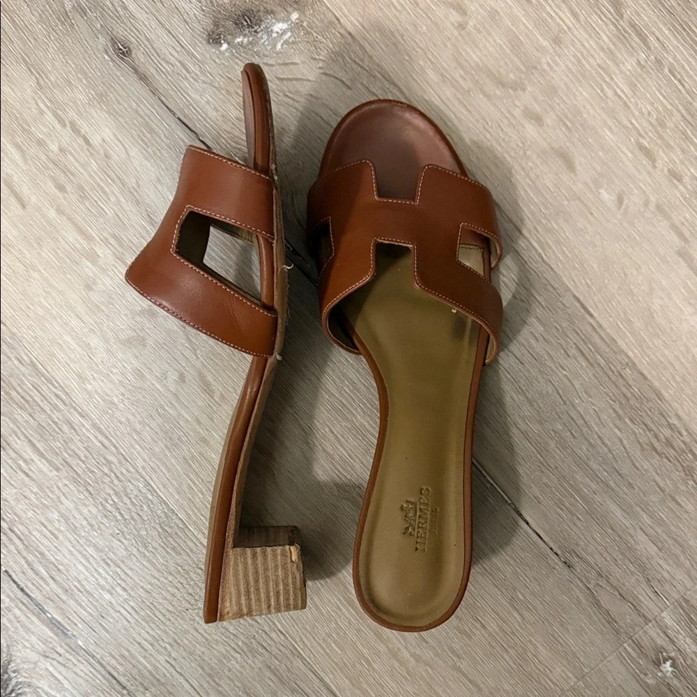 Hermes Oasis Sandals - Picture 2 of 2